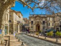 Provence small group Day Tour from Marseille/Aix, Avignon Popes Palace, Luberon, Gordes & Roussillon, expert tour guide 7/7