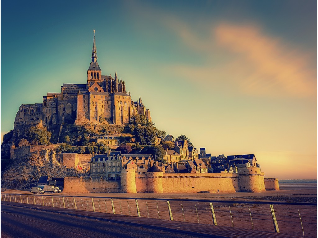 mont saint michel tour from bayeux