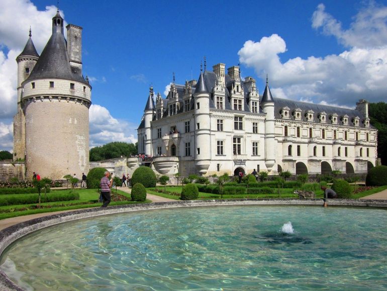 Loire Valley package Must-see Small Group tour & Custom Private tour, 3D/2N 4*hotel in Amboise