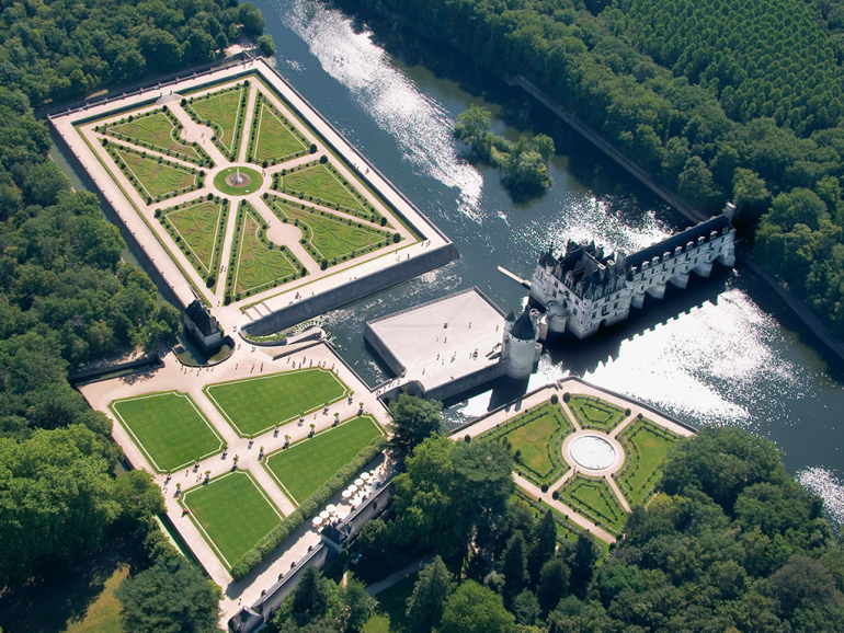 ELEGANT LOIRE VALLEY - ALL INCLUSIVE - Chenonceau, Amboise and Clos Lucé, Loire Valley Day tours - Wednesday & Saturday